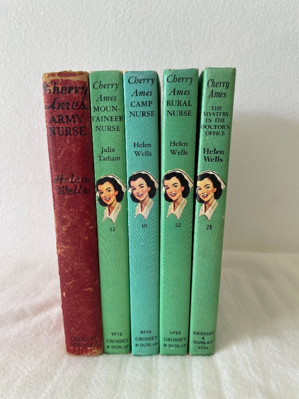Lot of 6 VTG Cherry Ames Books from 40s-60s